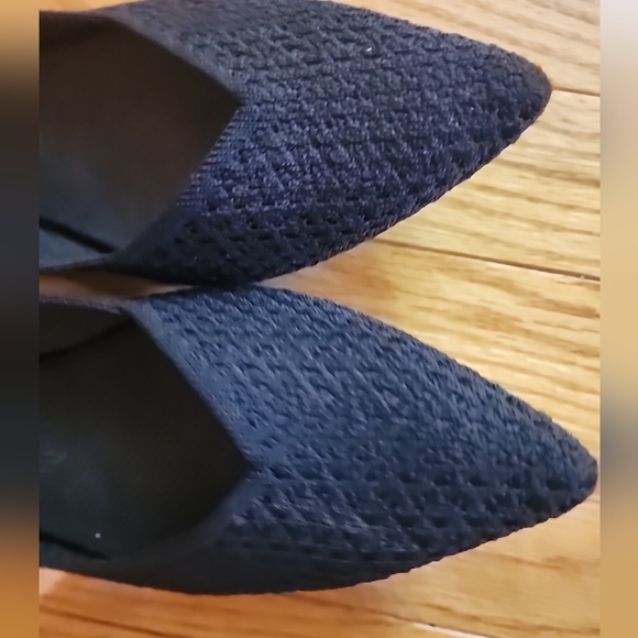 Rothys Pointy Toes Flat Shoes - Picture 5 of 10